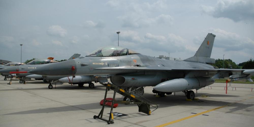 F-16 aan de grond