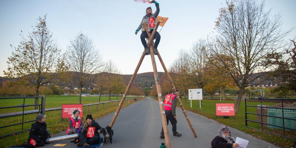 Actie van Extinction Rebellion tegen wapenfabrikant