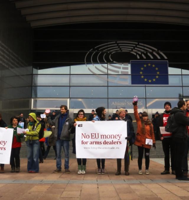 actie aan het Europees parlement tegen subsidiering van de wapenindustrie